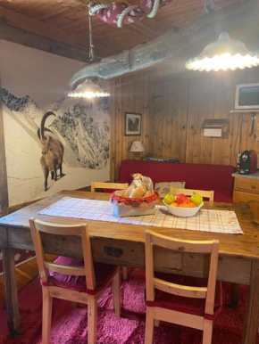 Casa Chevrere Introd
